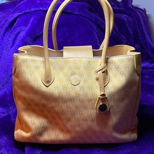 Gorgeous yellow Dooney & Bourke purse.